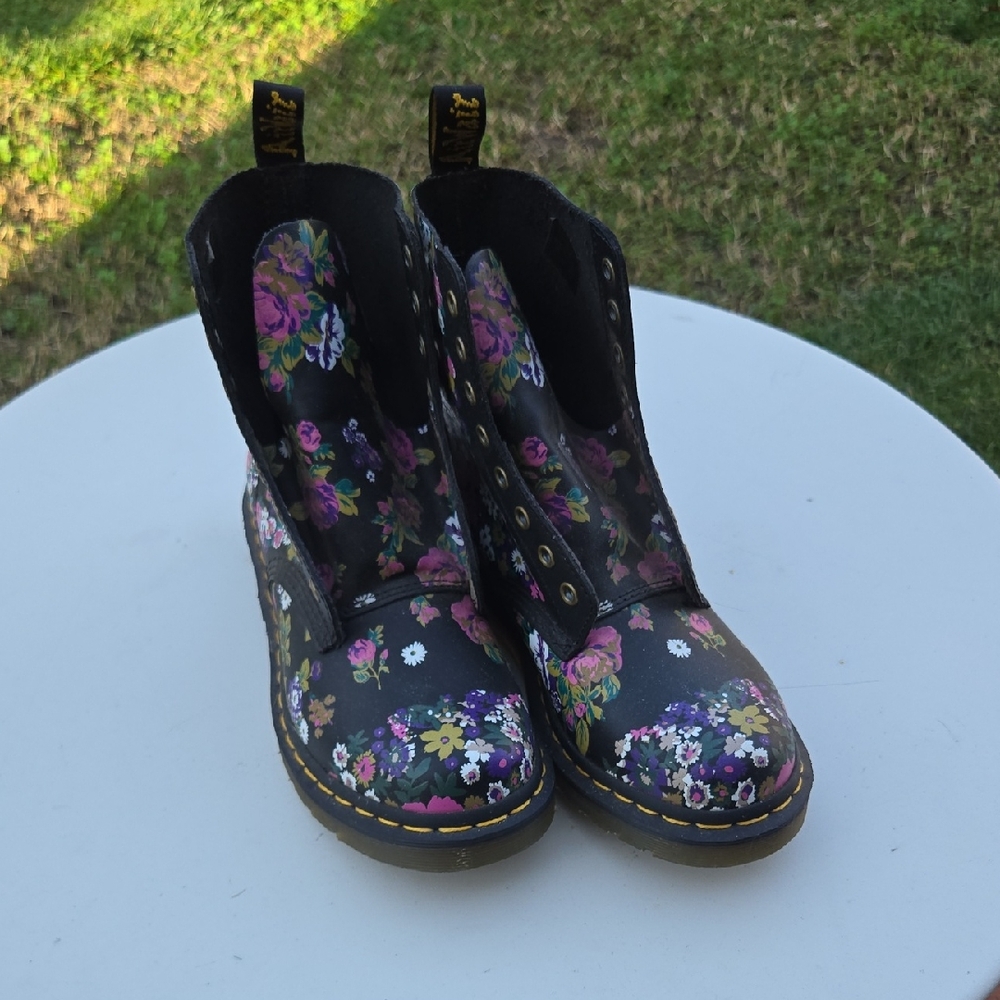 Dr Martens 1460 Floral Size 7
